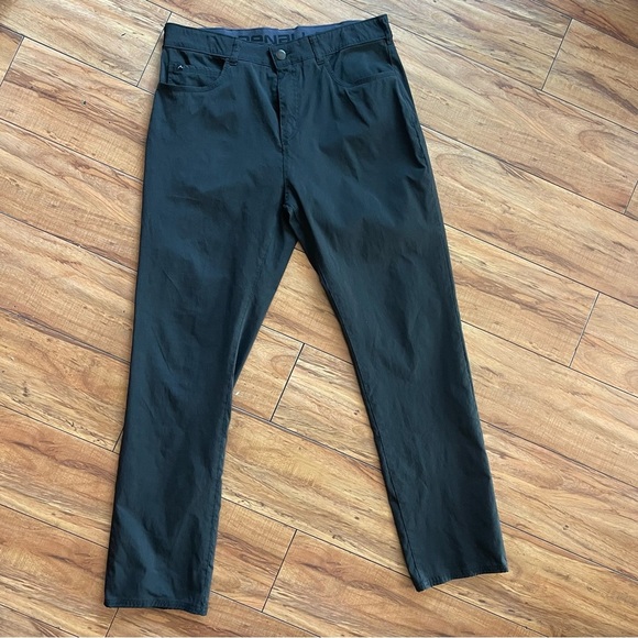 Denali Mens Zip-UP Travel Pant Stretch Fabric SIZE 34/32 BLACK 5 POCKETS - Picture 1 of 8